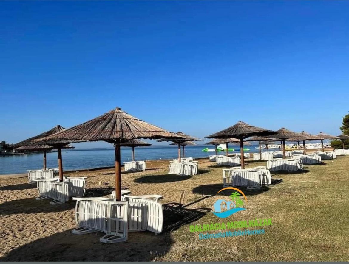 Dalmacia Mobile Homes And Caravans At The Beach 프리블라카 외부 사진