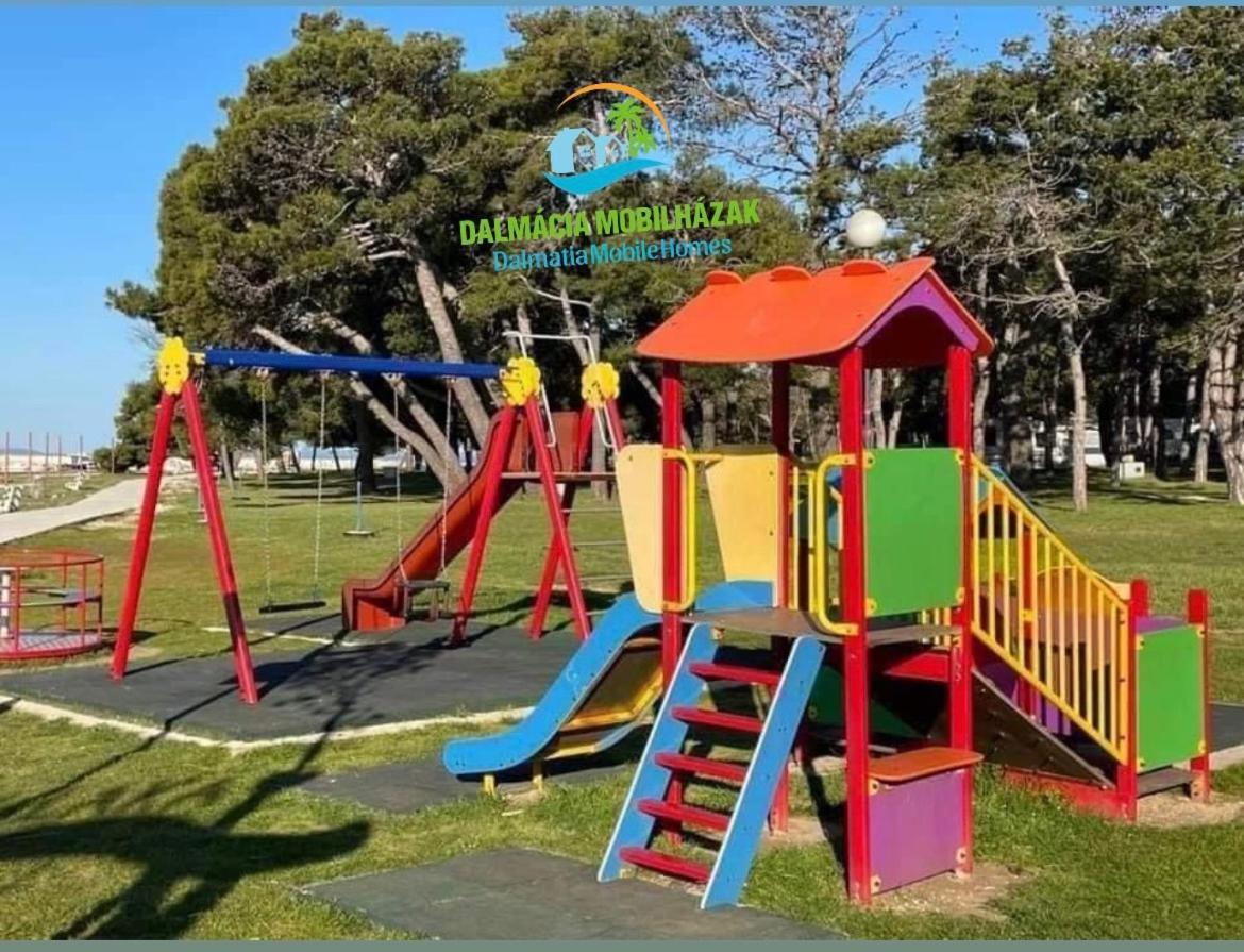 Dalmacia Mobile Homes And Caravans At The Beach 프리블라카 외부 사진